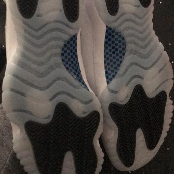 Legend blue Jordan 11’s size 11